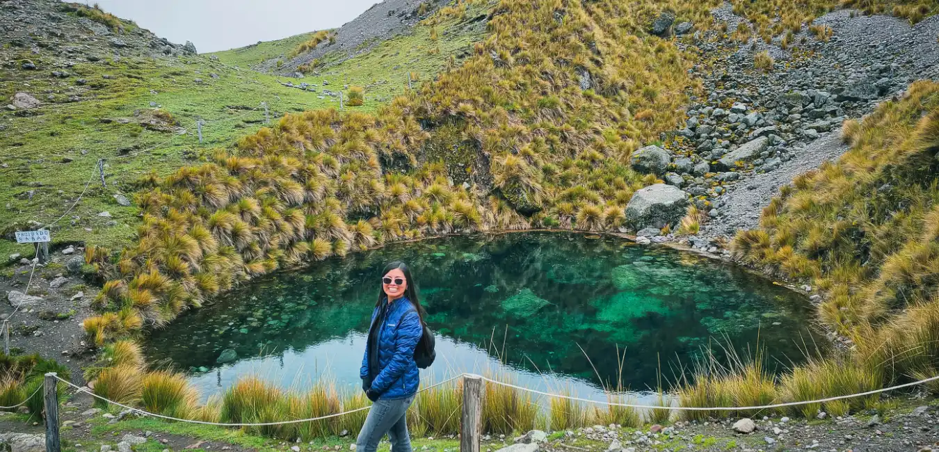 Emerald lake near Pacchanta