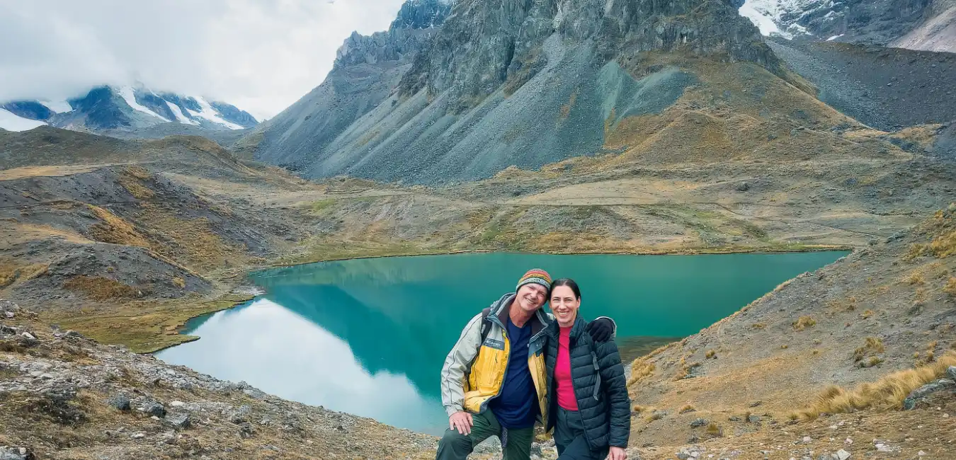 Turquoise lake at Ausangate