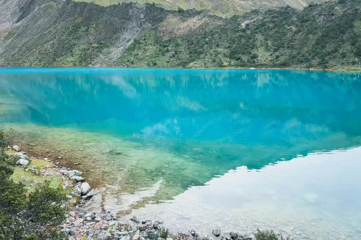 A turquoise lagoon in Cusco called Humantay