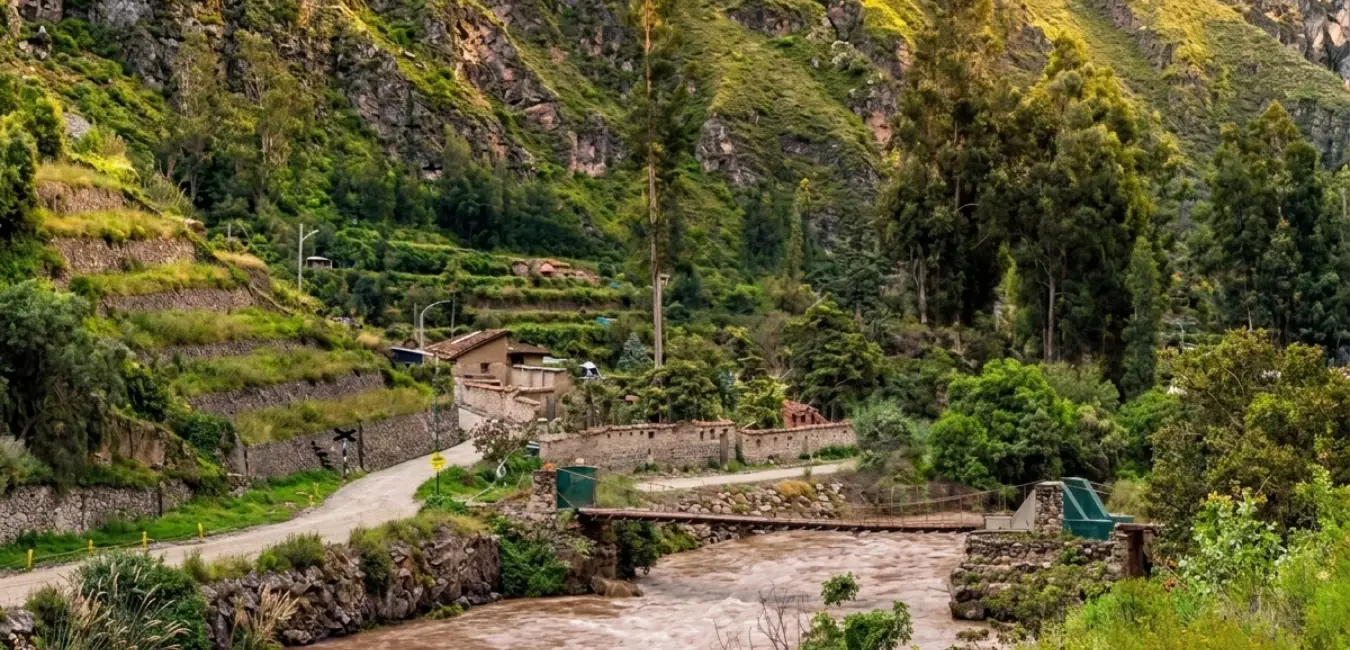 Puente Inca de Ollantaytambo