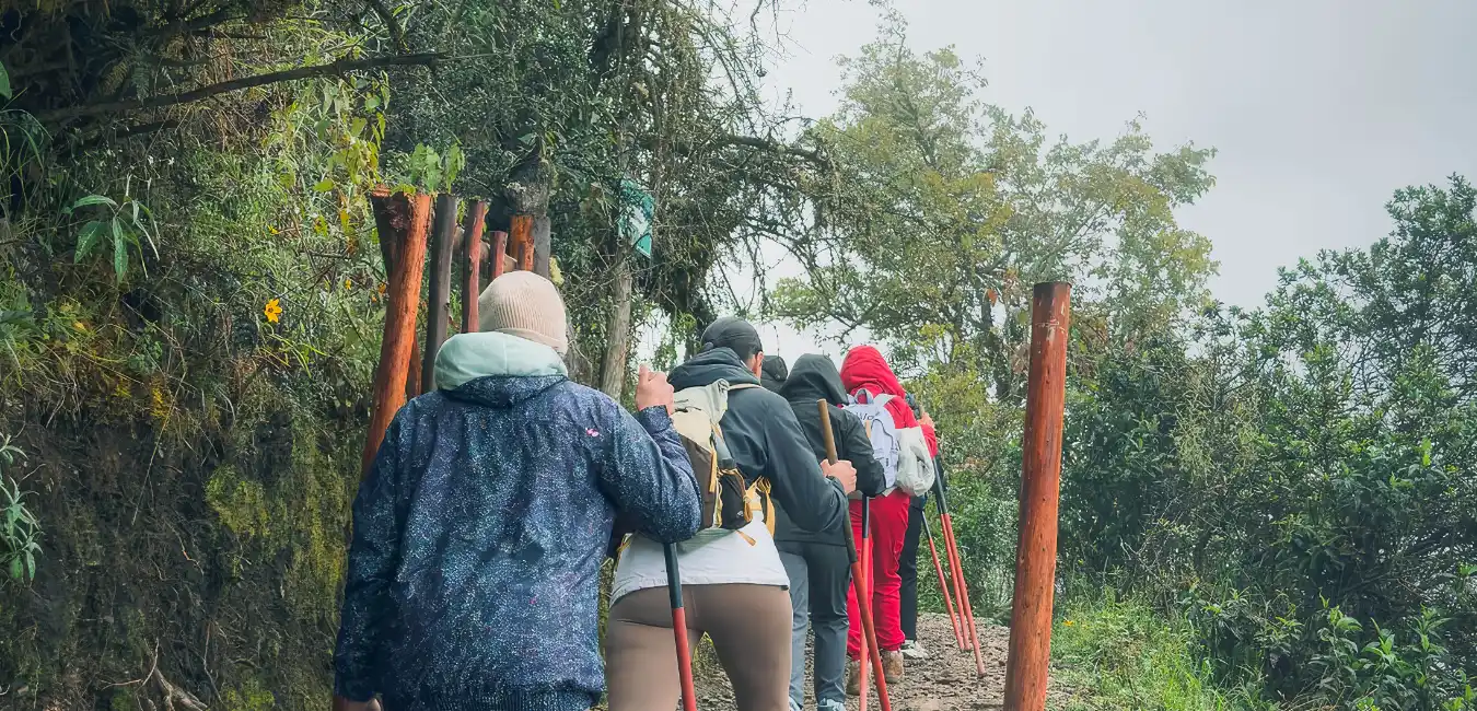 Tourists walking to Humantay Lagoon