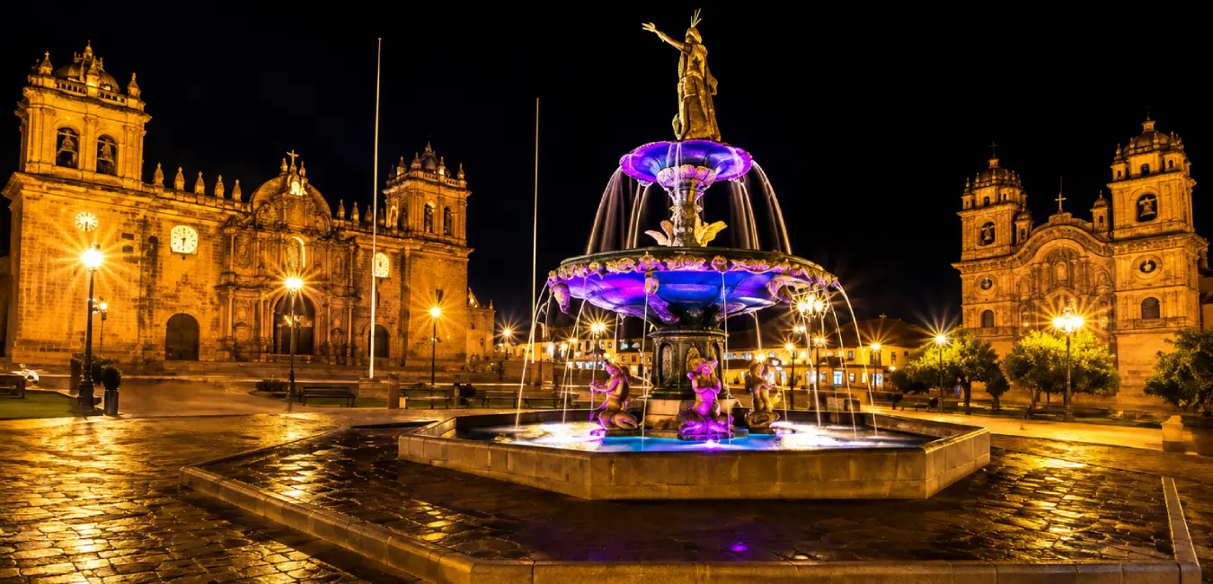 Plaza de Armas de Cusco de noche