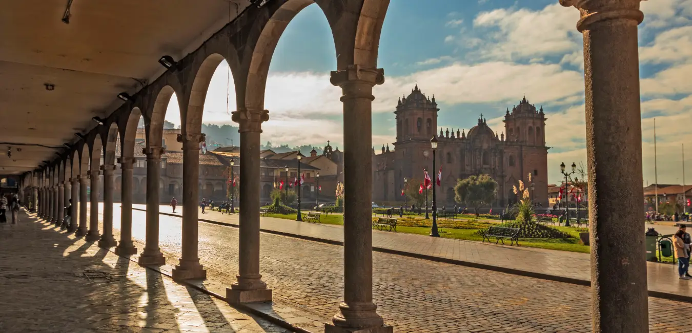 Vista de la Plaza de Armas del Cusco desde el portal de Carnes