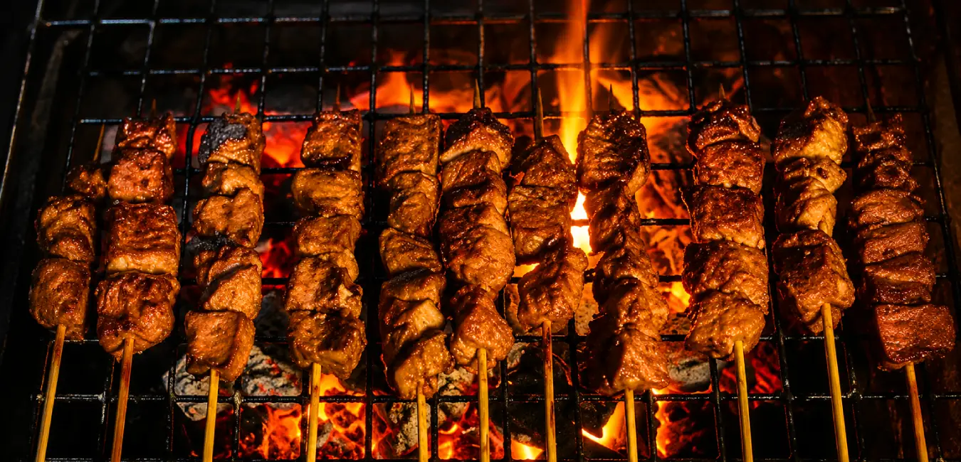 Anticuchos en el restaurante El Fogón - Huaraz