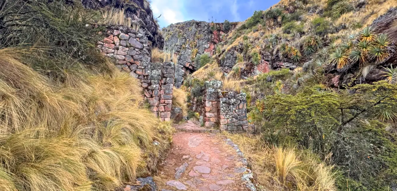 Stone doorway in Huchuy Qosqo