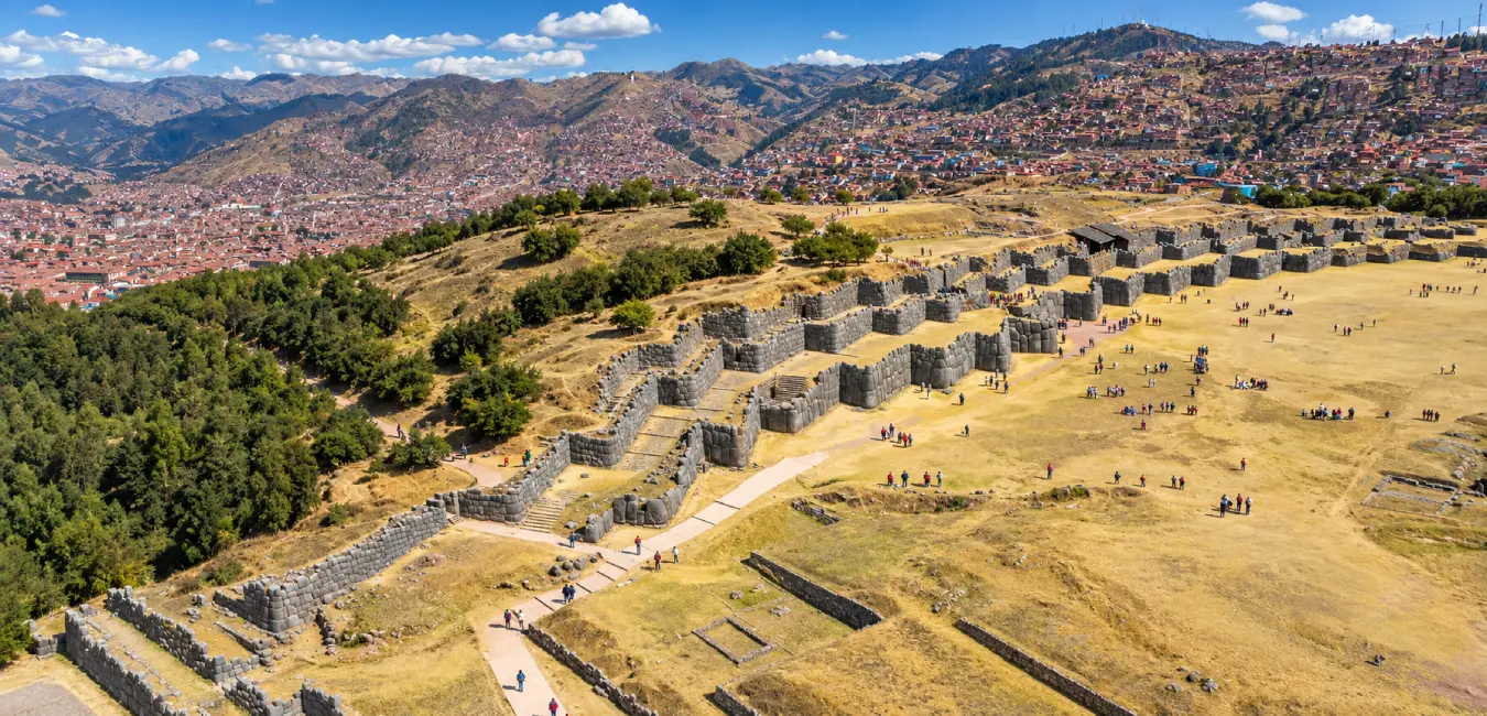 Sacsayhuamán en temporada seca
