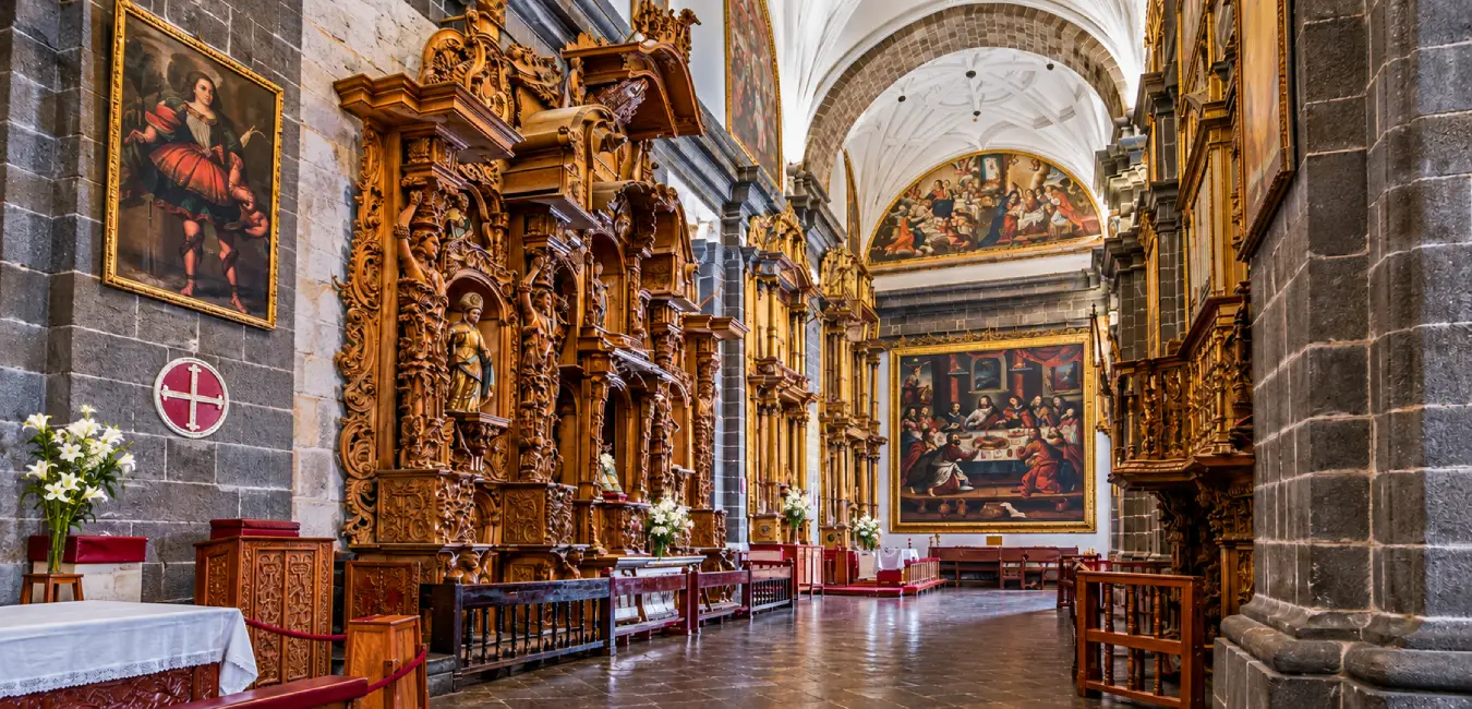 Interior de la catedral del Cusco
