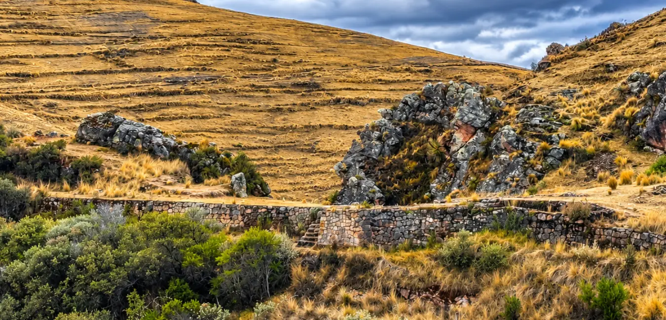 Archaeological site featuring an Inca kallanka