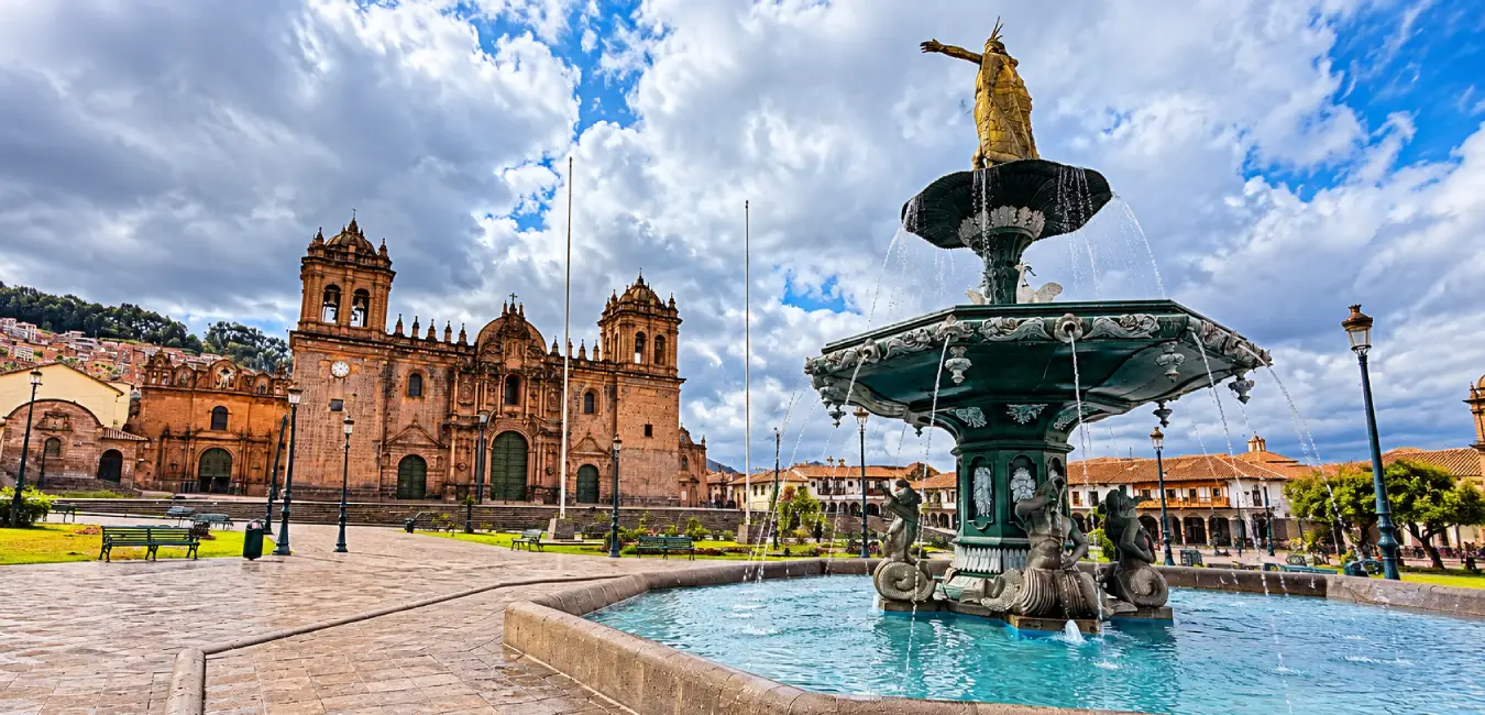 Plaza de armas de Cusco, parada de Llama Trail 