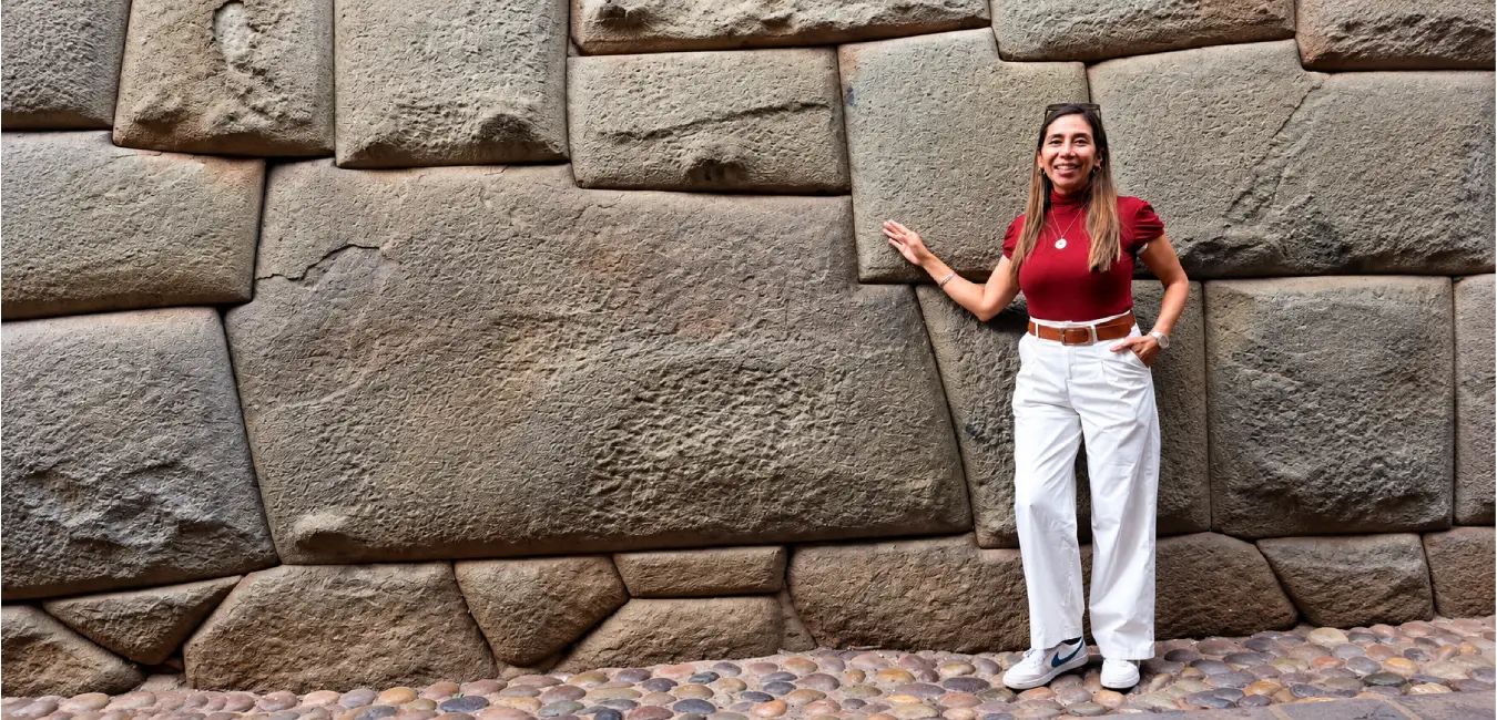 Piedra de los 12 ángulos en Cusco