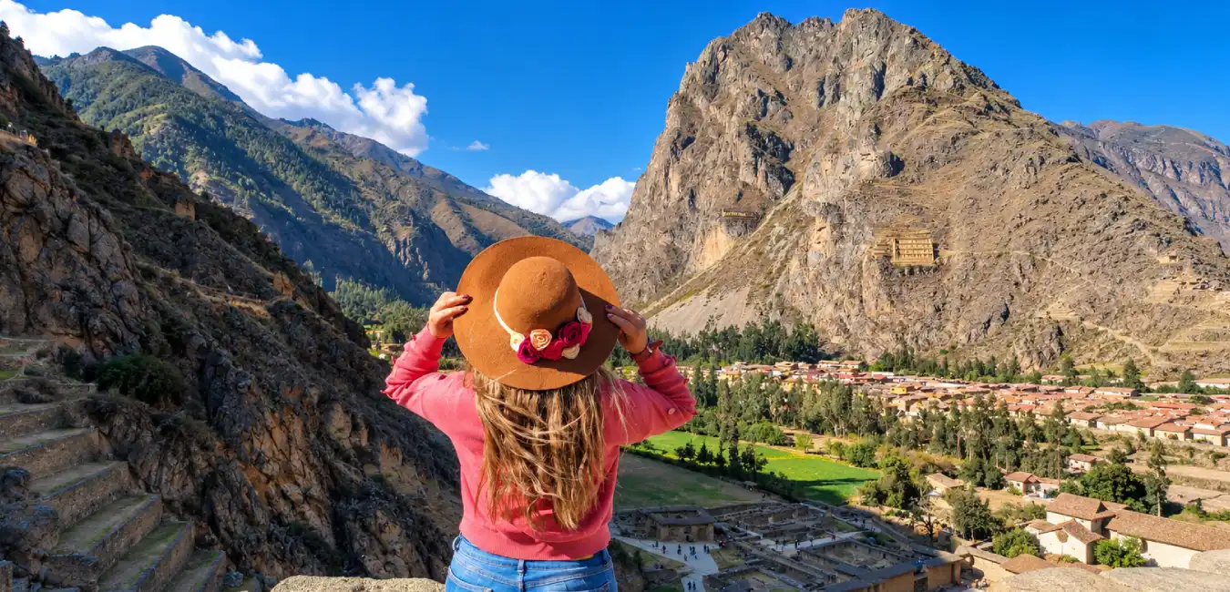 a traveler observing the Pinkulluna Colcas