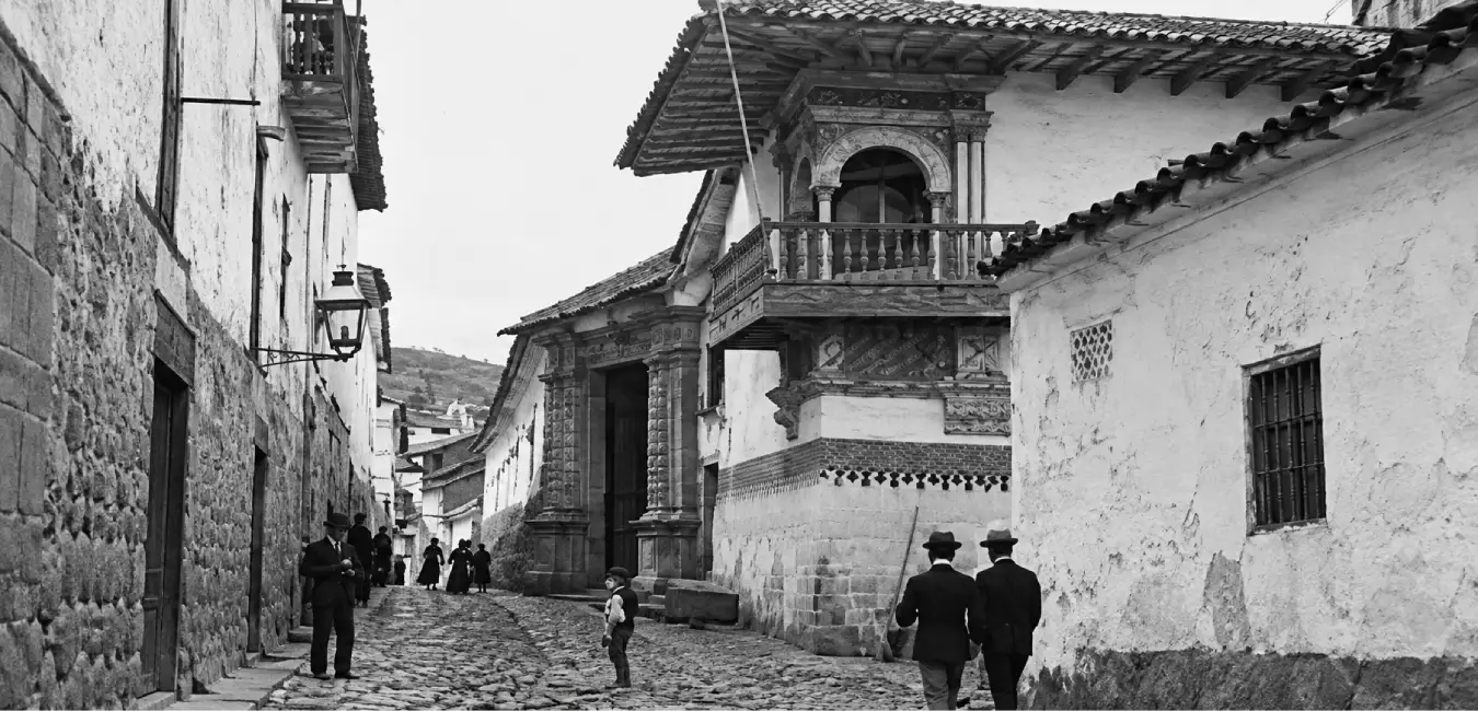 The street of the twelve angled stone during the colonial era.
