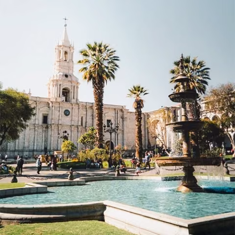 arequipa-peru-tours-colca-canyon-santa-catalina-sillar