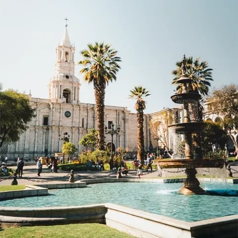 arequipa-peru-tours-colca-canyon-santa-catalina-sillar