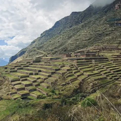 Panoramic view of Huchuy Qosqo overlooking the Sacred Valley in Cusco