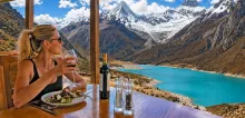Disfrutando de un rico almuerzo en Huaraz